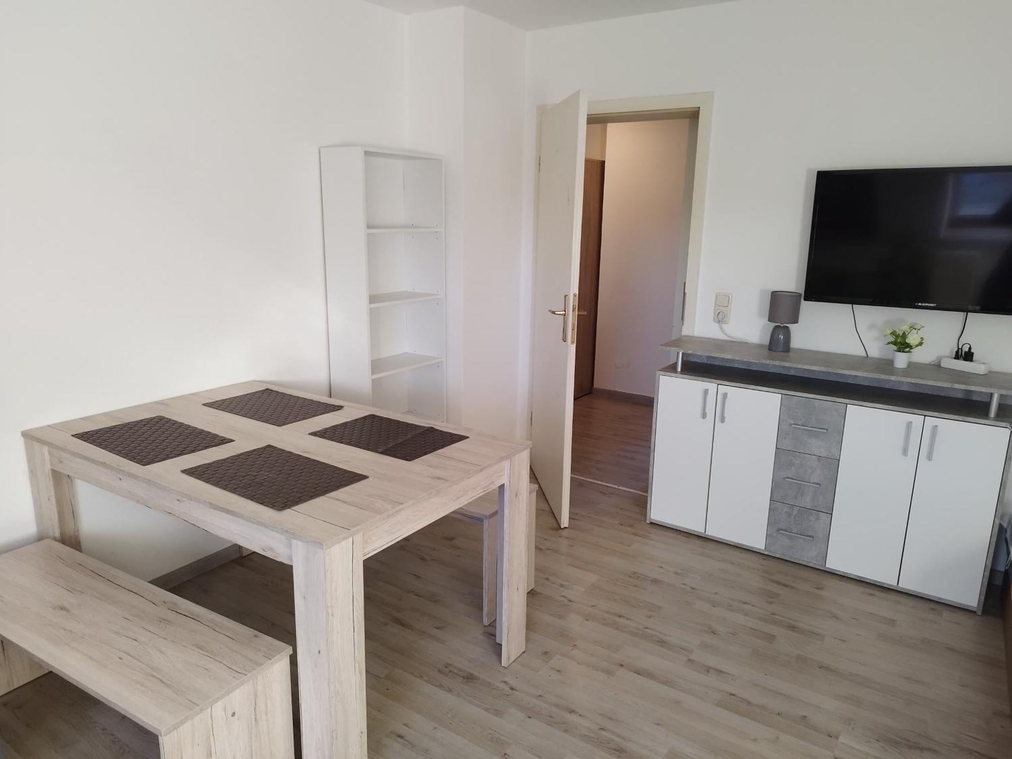 Flex Aparts - Grosse, Moeblierte Wohnung In Zwickau Mit 2 Zimmern エクステリア 写真
