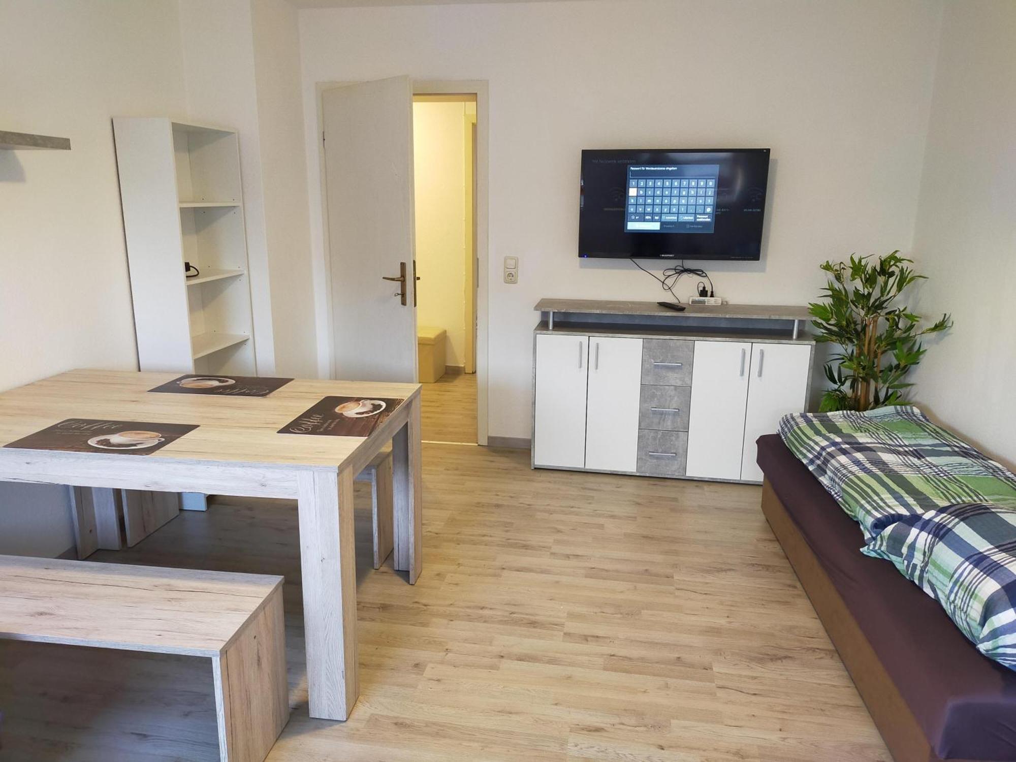 Flex Aparts - Grosse, Moeblierte Wohnung In Zwickau Mit 2 Zimmern エクステリア 写真